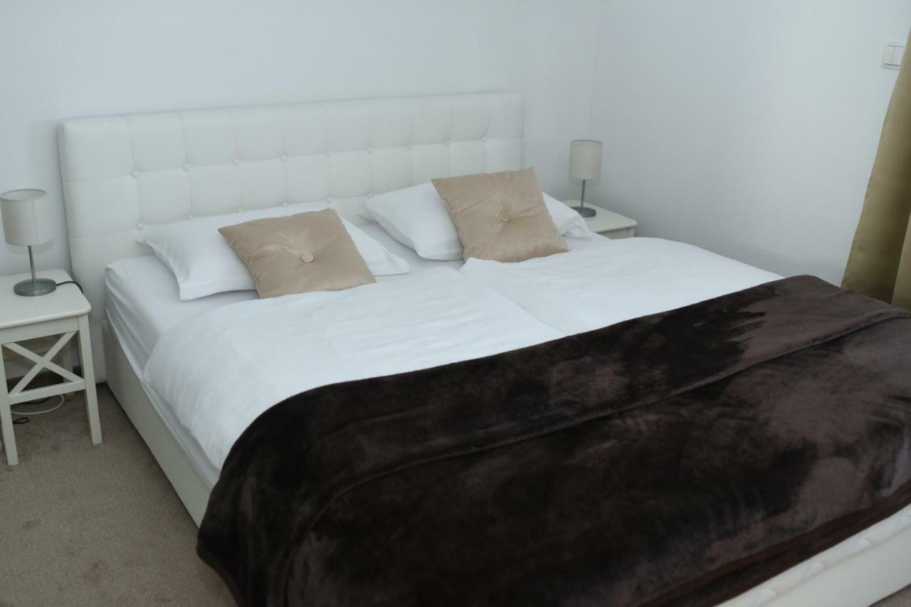 Apartman ลิฟโน ภายนอก รูปภาพ