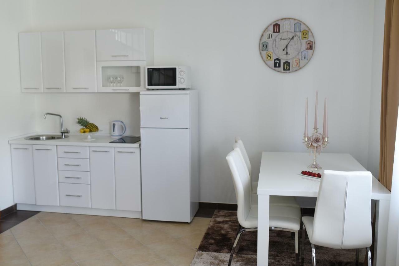 Apartman ลิฟโน ภายนอก รูปภาพ