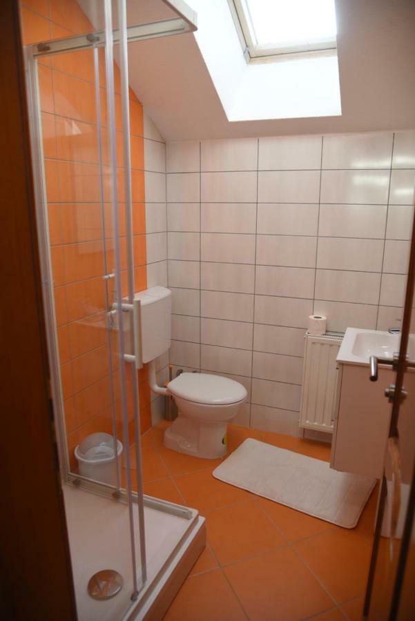 Apartman ลิฟโน ภายนอก รูปภาพ