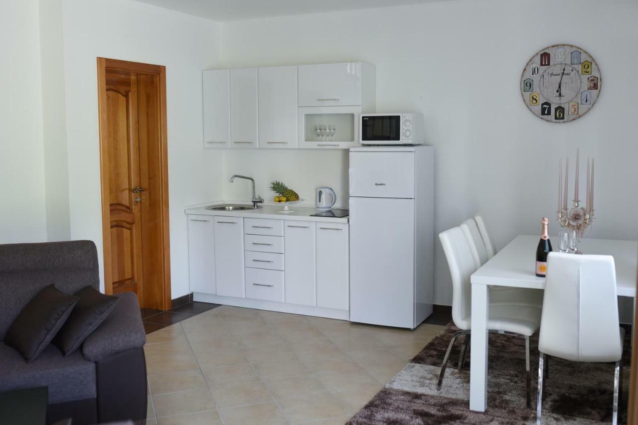 Apartman ลิฟโน ภายนอก รูปภาพ