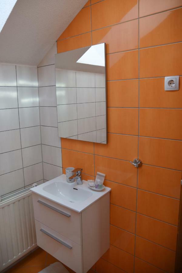 Apartman ลิฟโน ภายนอก รูปภาพ